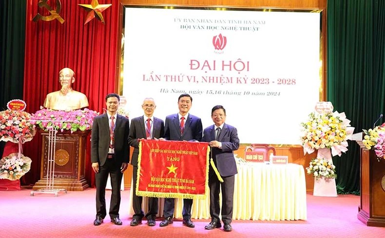 Đại hội Hội Văn học nghệ thuật tỉnh Hà Nam lần thứ VI ảnh 2