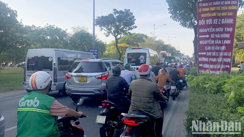 View - Nút giao thông Nguyễn Văn Linh-Nguyễn Hữu Thọ sau gần 2 tuần đóng cửa
