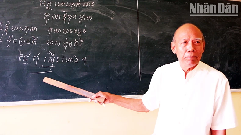 Vĩnh biệt Nhà giáo Nhân dân đầu tiên của đồng bào Khmer Nam Bộ ảnh 2