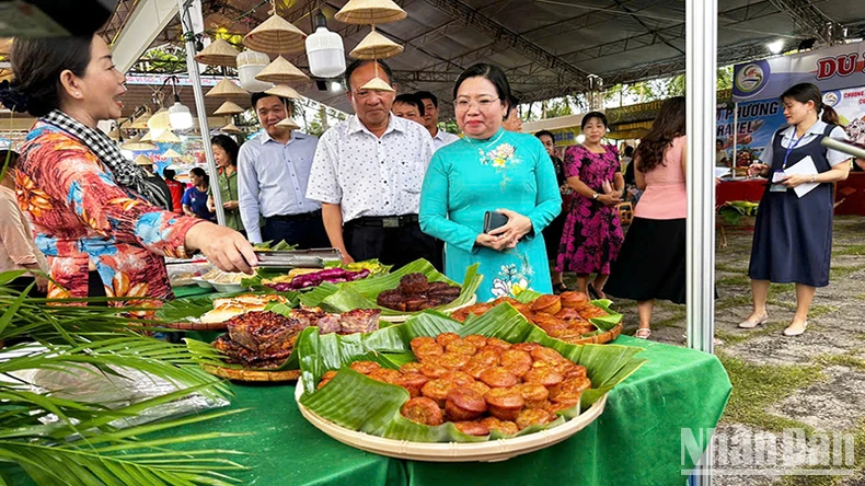 Hấp dẫn ẩm thực 