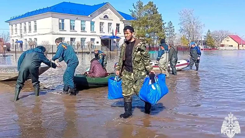 Ngập lụt tiếp tục ảnh hưởng nghiêm trọng tới nhiều khu vực của Nga ảnh 2