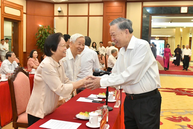 Tổng Bí thư, Chủ tịch nước Tô Lâm chủ trì Hội nghị gặp mặt các đồng chí lãnh đạo, nguyên lãnh đạo Đảng, Nhà nước ảnh 2