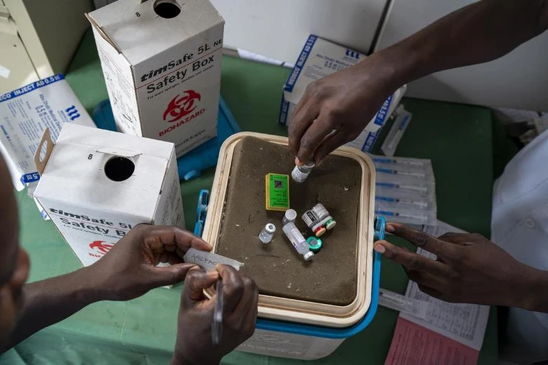 Cameroon triển khai chương trình tiêm vaccine phòng sốt rét định kỳ đầu tiên trên thế giới ảnh 1