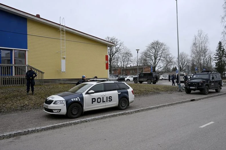 Ba trẻ em bị thương trong vụ nổ súng ở trường học Phần Lan ảnh 2