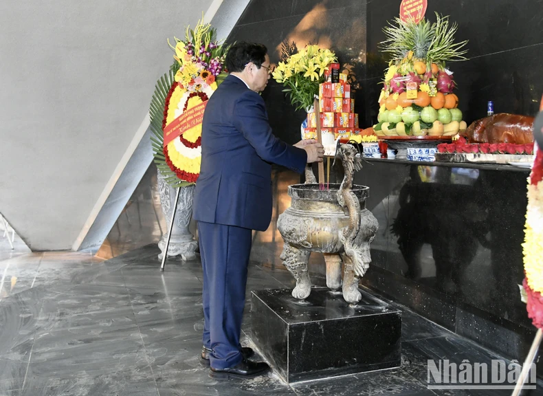 Thủ tướng Phạm Minh Chính viếng Nghĩa trang Liệt sĩ quốc gia A1 ảnh 1