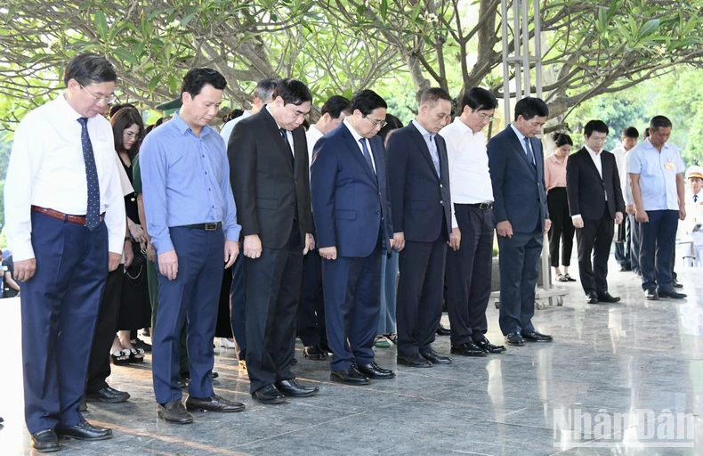 Thủ tướng Phạm Minh Chính viếng Nghĩa trang Liệt sĩ quốc gia A1 ảnh 2