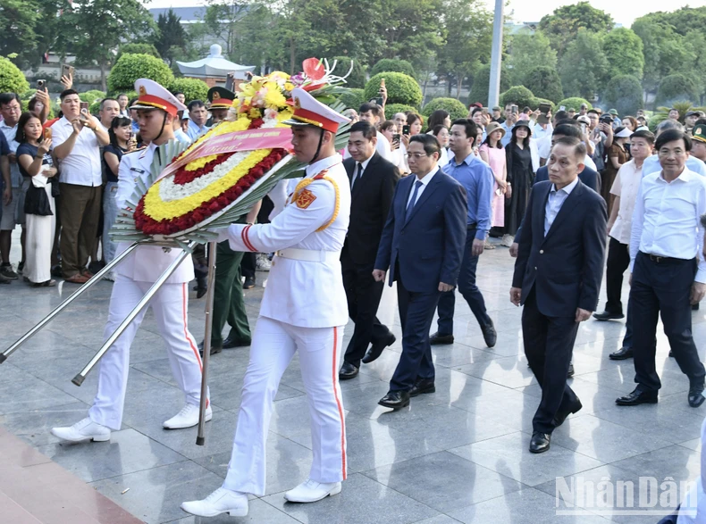 Thủ tướng Phạm Minh Chính viếng Nghĩa trang Liệt sĩ quốc gia A1 ảnh 3