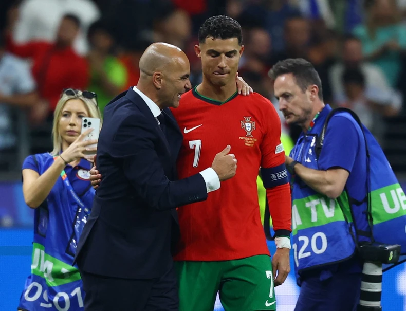 Thủ thành Costa nói gì sau khi hóa “người hùng” giúp Bồ Đào Nha vào tứ kết EURO ảnh 5