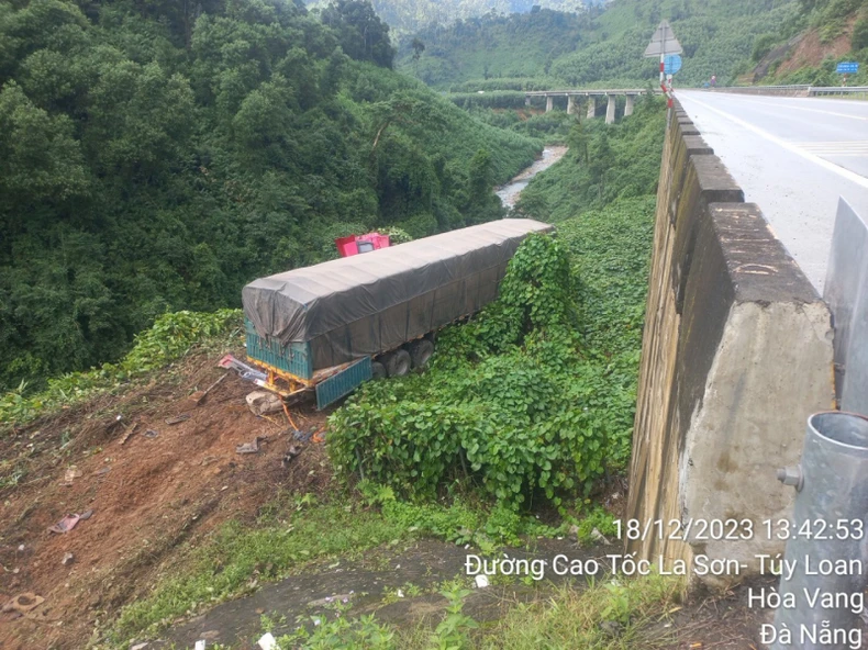 Điểm lại những vụ tai nạn nghiêm trọng trên cao tốc La Sơn-Túy Loan ảnh 1