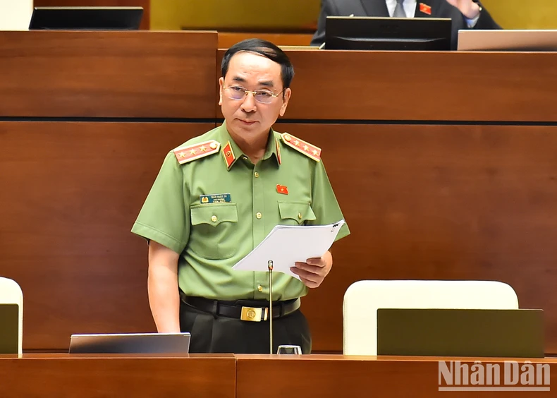 Thượng tướng Trần Quốc Tỏ giải trình, tiếp thu Luật Quản lý sử dụng vũ khí ảnh 2