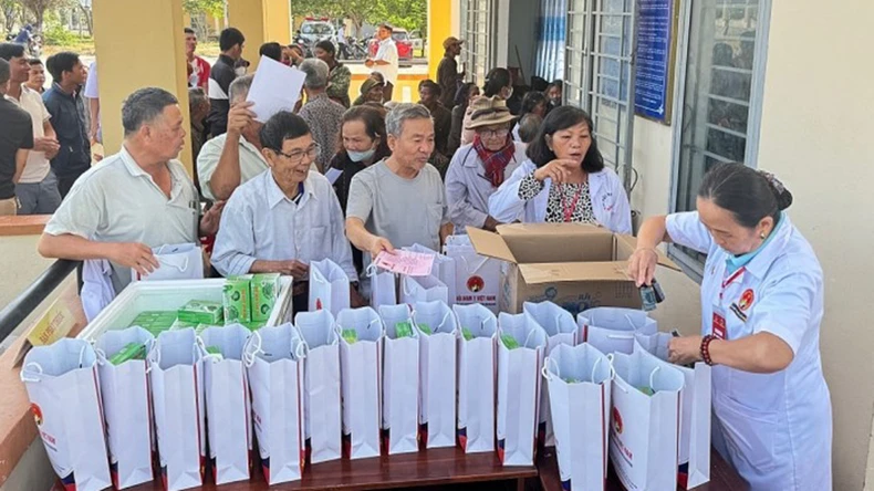 Hội Nam y Việt Nam khám và cấp thuốc miễn phí cho người dân tỉnh Gia Lai ảnh 2