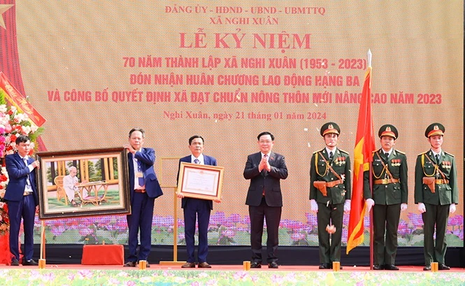 Chủ tịch Quốc hội Vương Đình Huệ dự “Tết vì người nghèo - Xuân Giáp Thìn 2024” tại Nghệ An ảnh 1