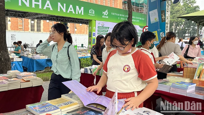 Hơn 300 hoạt động trong Ngày Sách và Văn hóa đọc Việt Nam lần 3 tại Thành phố Hồ Chí Minh ảnh 1