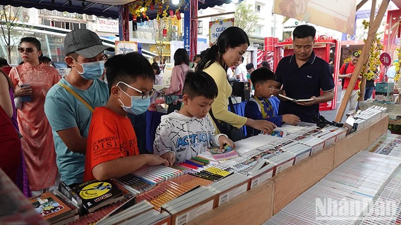 Thành phố Hồ Chí Minh mời tham gia ý tưởng thiết kế cho Lễ hội Đường sách Tết năm 2025 ảnh 1