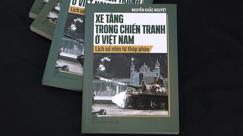 Ra mắt cuốn sách về những trang sử hào hùng của bộ đội tăng thiết giáp ảnh 2