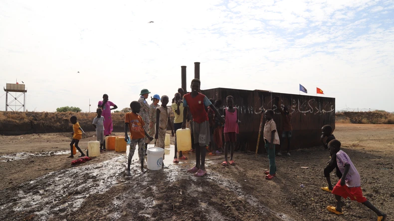 Đội Công binh Việt Nam đem nước sạch đến với người dân Abyei ảnh 3