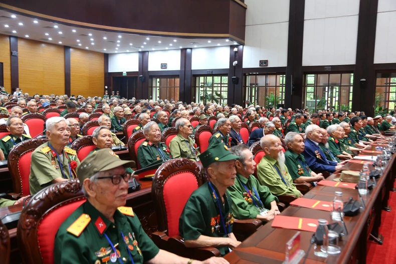 Lãnh đạo Đảng, Nhà nước gặp mặt cựu chiến binh, cựu thanh niên xung phong tham gia Chiến dịch Điện Biên Phủ ảnh 2