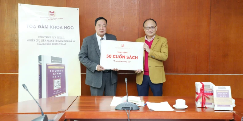 Tọa đàm khoa học về công trình dịch thuật, nghiên cứu liên ngành tác phẩm "Thượng kinh ký sự" ảnh 6