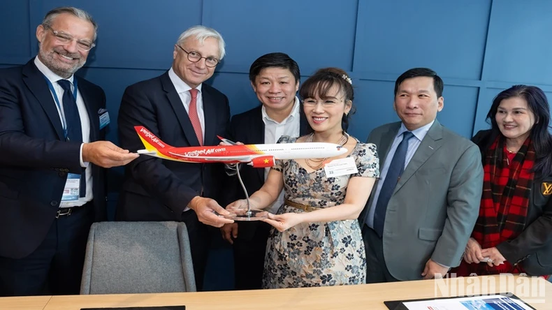 Vietjet và Airbus ký hợp đồng 20 tàu A330neo trị giá 7,4 tỷ USD ảnh 2