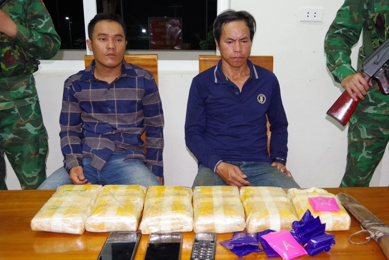 Khen thưởng lực lượng biên phòng tỉnh Nghệ An có thành tích đột xuất trong đấu tranh phòng, chống tội phạm ma túy ảnh 2