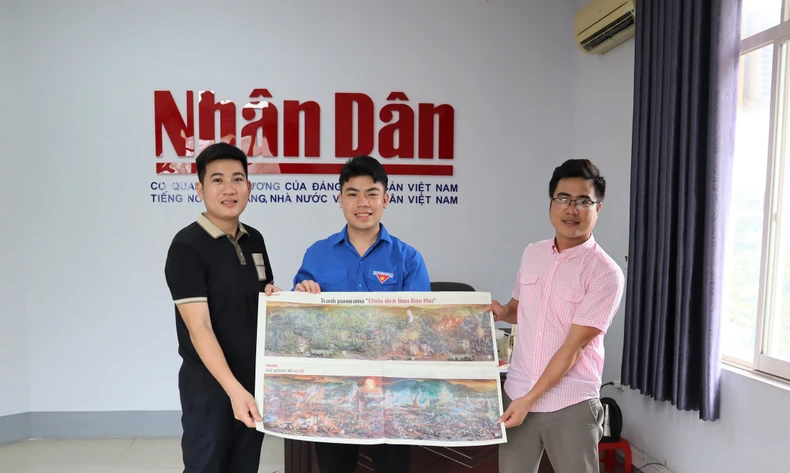 Tranh panorama “Chiến dịch Điện Biên Phủ” đến với người dân, học sinh và sinh viên tỉnh Nghệ An ảnh 3