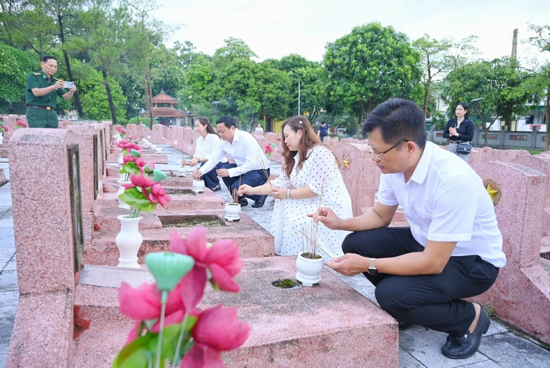 Hội Nhà báo Việt Nam tổ chức các hoạt động tri ân, xã hội thiện nguyện tại tỉnh Nghệ An ảnh 3