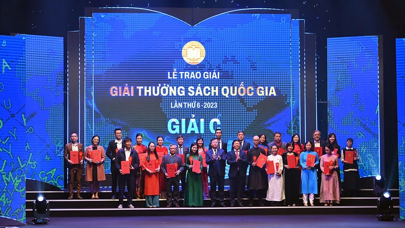 Sách về biển đảo và ngôn ngữ tiếng Việt giành giải A Giải thưởng Sách Quốc gia 2023 ảnh 2