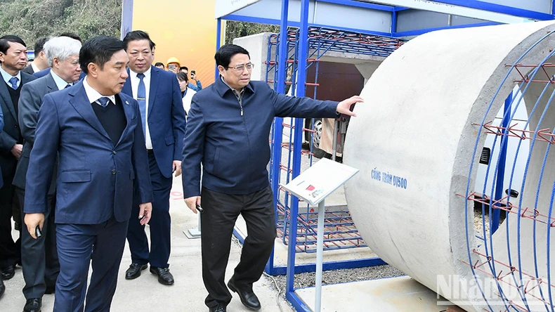 Thủ tướng Phạm Minh Chính phát lệnh khởi công tuyến cao tốc Đồng Đăng - Trà Lĩnh ảnh 2