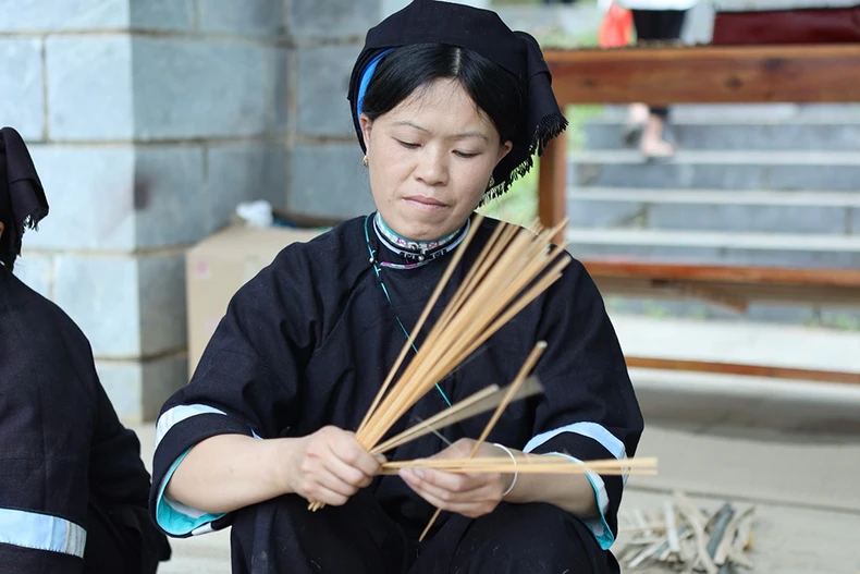 Tái hiện nghề làm hương truyền thống của người Nùng An ở Cao Bằng ảnh 2