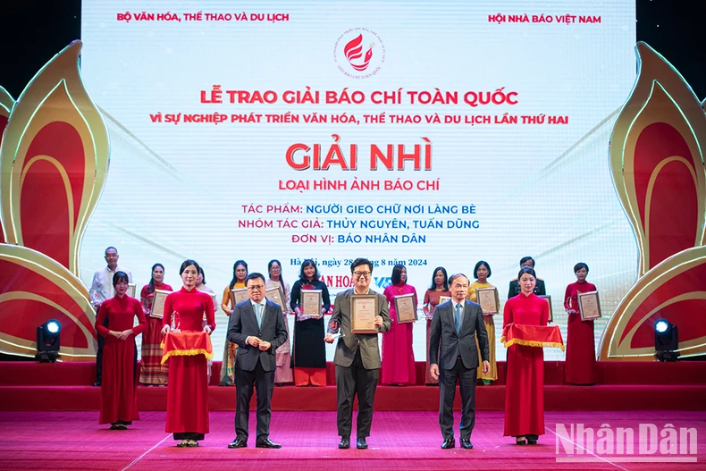 Báo Nhân Dân giành giải Nhất Giải Báo chí toàn quốc “Vì sự nghiệp phát triển văn hóa, thể thao và du lịch” ảnh 5