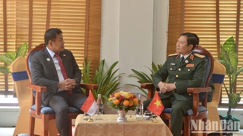 Thượng tướng Nguyễn Tân Cương gặp song phương Thứ trưởng Quốc phòng các nước Philippines và Indonesia ảnh 2