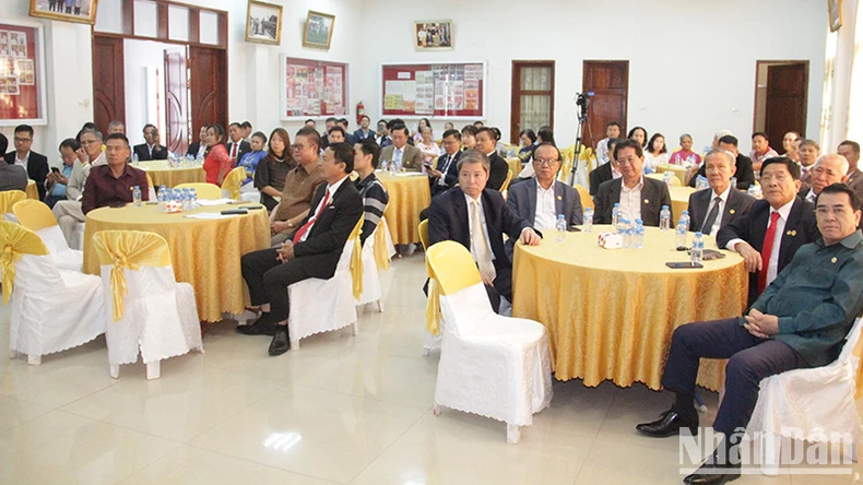 Tổng hội người Việt Nam tại Lào kỷ niệm 15 năm thành lập ảnh 2