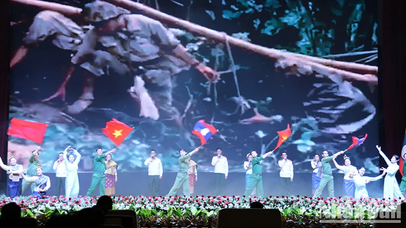 Lào tổ chức mít-tinh trọng thể kỷ niệm 70 năm Chiến thắng Điện Biên Phủ ảnh 3