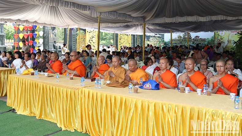 Cộng đồng người Việt Nam tại Lào tổ chức Lễ Phật đản 2568 ảnh 2