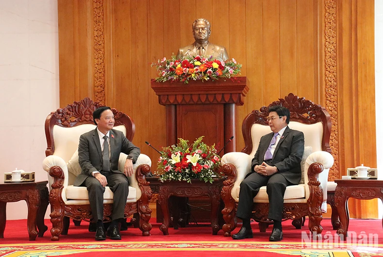 Việt Nam chia sẻ với Lào kinh nghiệm về sửa đổi Hiến pháp ảnh 1