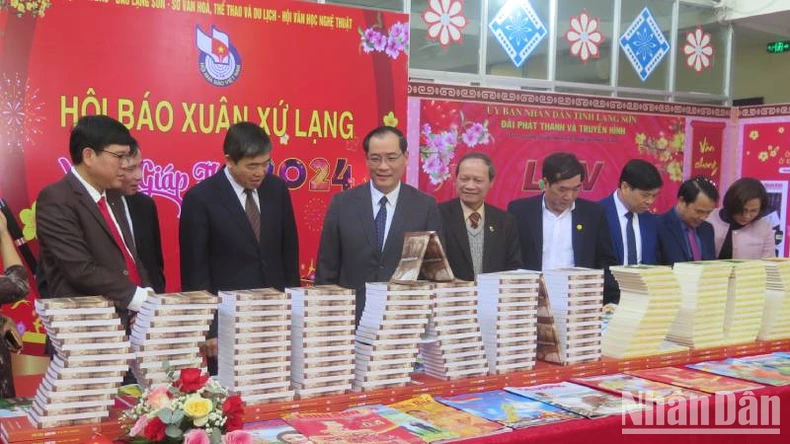 Lạng Sơn Khai mạc Hội báo Xuân Giáp Thìn 2024 ảnh 1