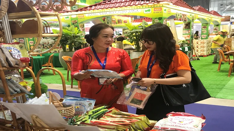 Hội chợ hàng Việt Nam tiêu biểu xuất khẩu 2024 ảnh 1