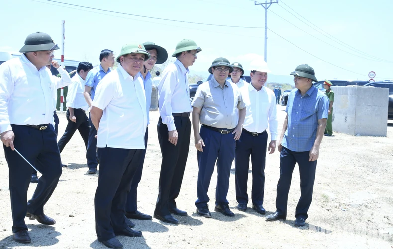 Thủ tướng Phạm Minh Chính khảo sát công trình thủy lợi tại Ninh Thuận ảnh 2