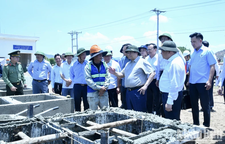 Thủ tướng Phạm Minh Chính khảo sát công trình thủy lợi tại Ninh Thuận ảnh 1