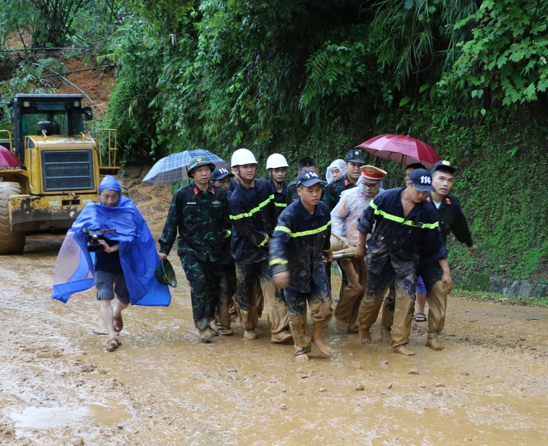 Hà Giang: Sạt lở đất gây hậu quả đặc biệt nghiêm trọng làm 9 người chết, nhiều người mất tích ảnh 2