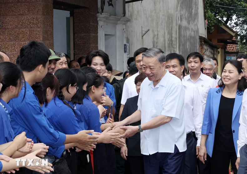 Chủ tịch nước Tô Lâm thăm nhân dân làng cổ Đường Lâm ảnh 8