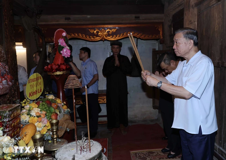Chủ tịch nước Tô Lâm thăm nhân dân làng cổ Đường Lâm ảnh 3