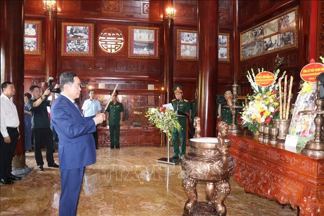 Chủ tịch Quốc hội Trần Thanh Mẫn thăm và làm việc với Đảng ủy-Bộ Tư lệnh Quân khu 9 ảnh 2