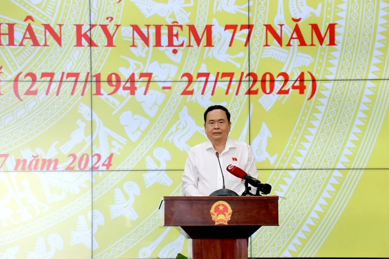 Chủ tịch Quốc hội Trần Thanh Mẫn thăm, tặng quà tri ân người có công tại Cần Thơ ảnh 1