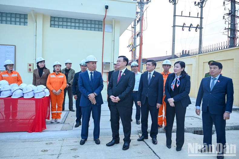 View - [Ảnh] Chủ tịch Quốc hội Vương Đình Huệ kiểm tra công trình xây dựng nông thôn mới tại Thái Nguyên