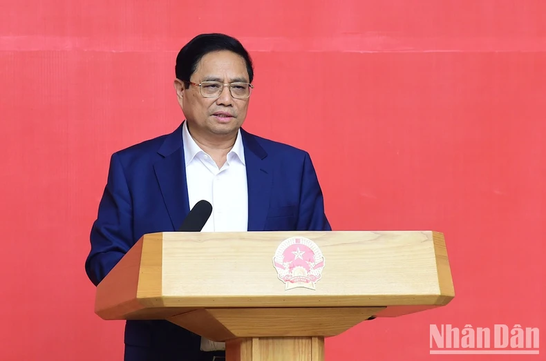 Thủ tướng Phạm Minh Chính chủ trì phiên họp Tiểu ban Kinh tế-Xã hội Đại hội XIV ảnh 1