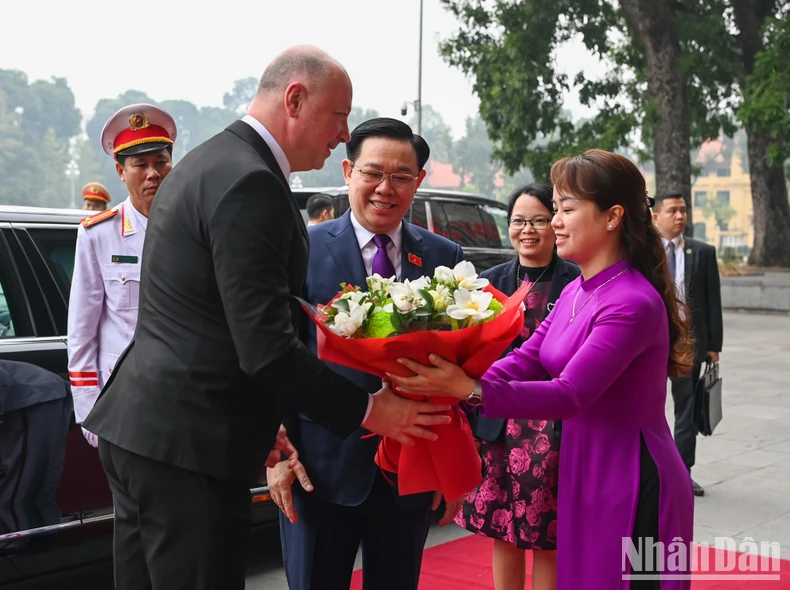 [Ảnh] Chủ tịch Quốc hội Vương Đình Huệ đón, hội đàm với Chủ tịch Quốc hội Bulgaria ảnh 3