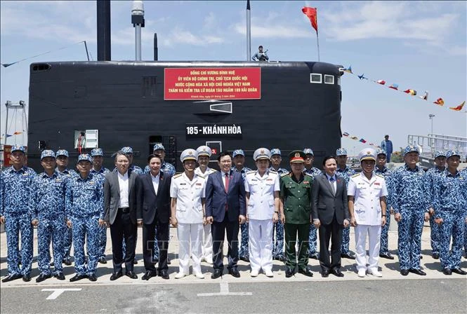 View - [Ảnh] Chủ tịch Quốc hội Vương Đình Huệ thăm Lữ đoàn tàu ngầm 189