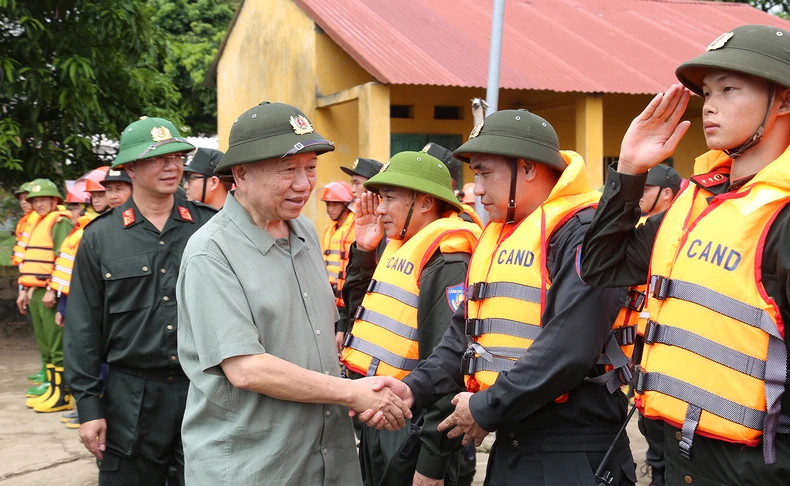 Tổng Bí thư, Chủ tịch nước Tô Lâm kiểm tra công tác phòng, chống lụt bão tại Tuyên Quang ảnh 8