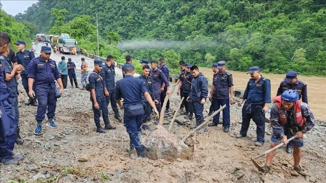 Chưa có thông tin về người Việt trong vụ lở đất ở Nepal ảnh 1